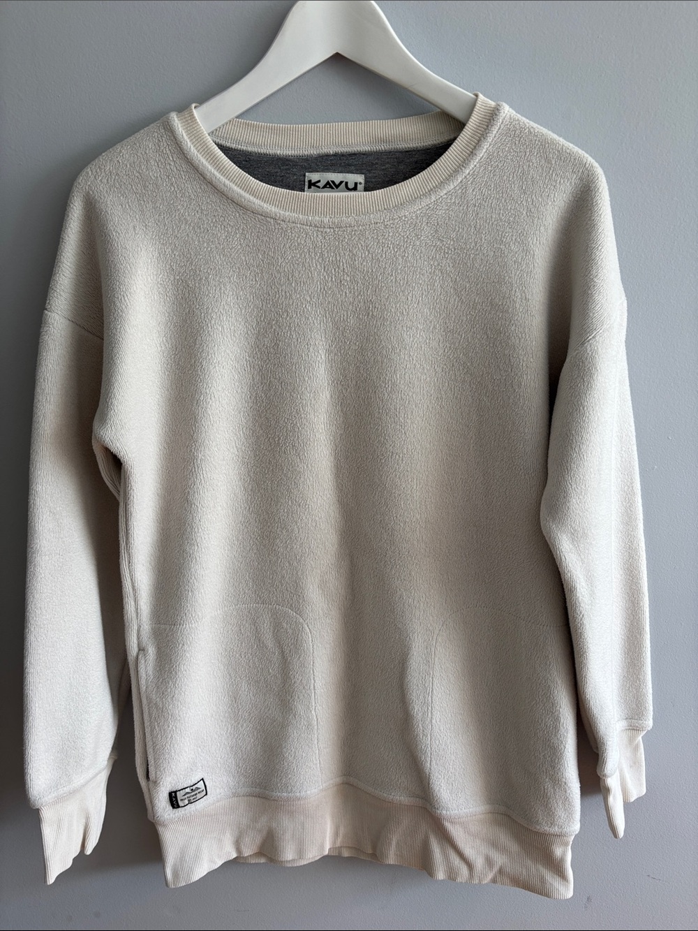 KAVU Women's Off-White Crewneck Sweater